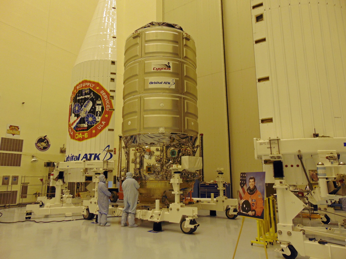 Touring the Cygnus Supply Spacecraft Clean Room (Photos)